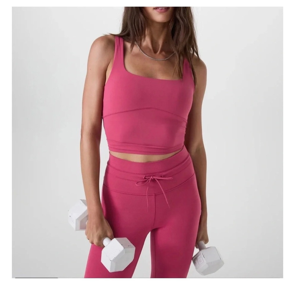 Vuori Mindset Tank Womens Small Dark Pink Square Neck Cropped Shelf Bra VW1207